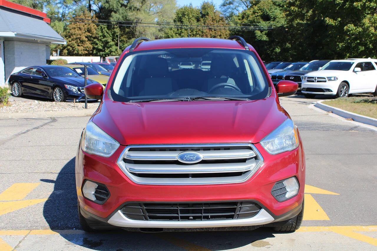 Used 2017 Ford Escape SE image 4