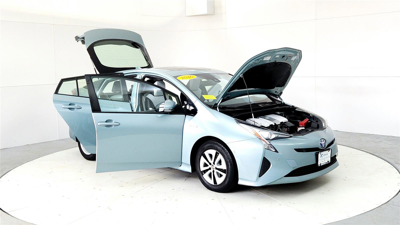 Used 2016 Toyota Prius Four image 12