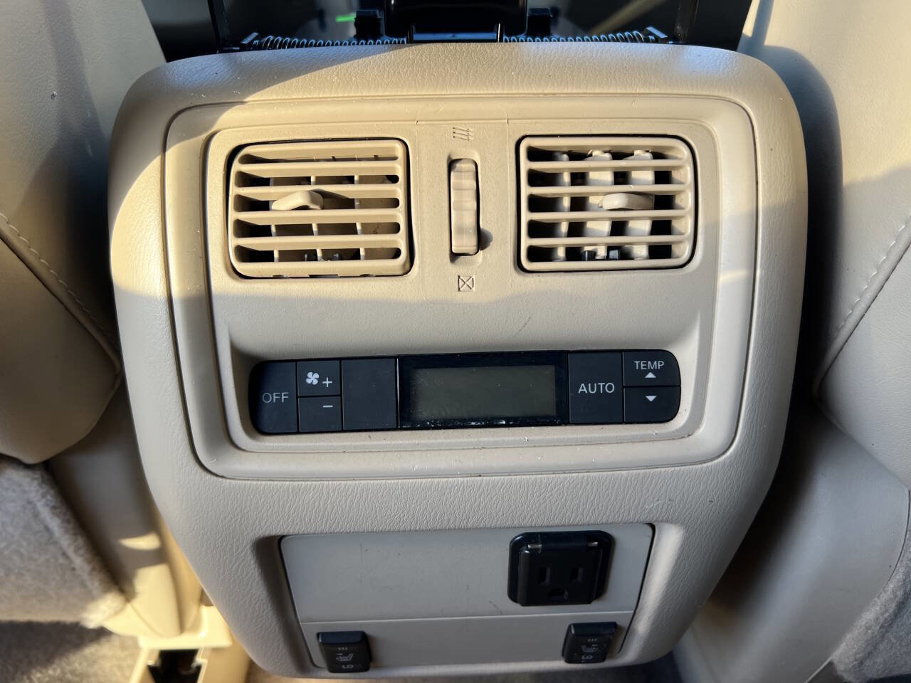 Used 2014 Nissan Pathfinder SL w/ SL Premium Package FWD image 19
