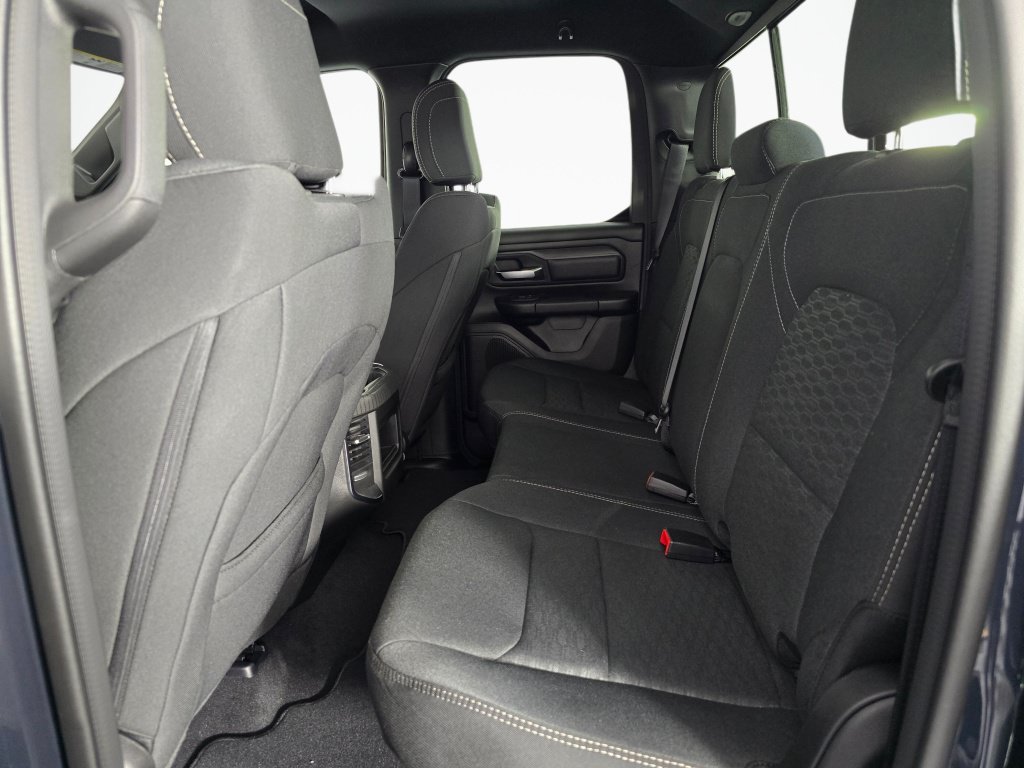 New 2026 RAM 1500 Express AWD/4WD image 31