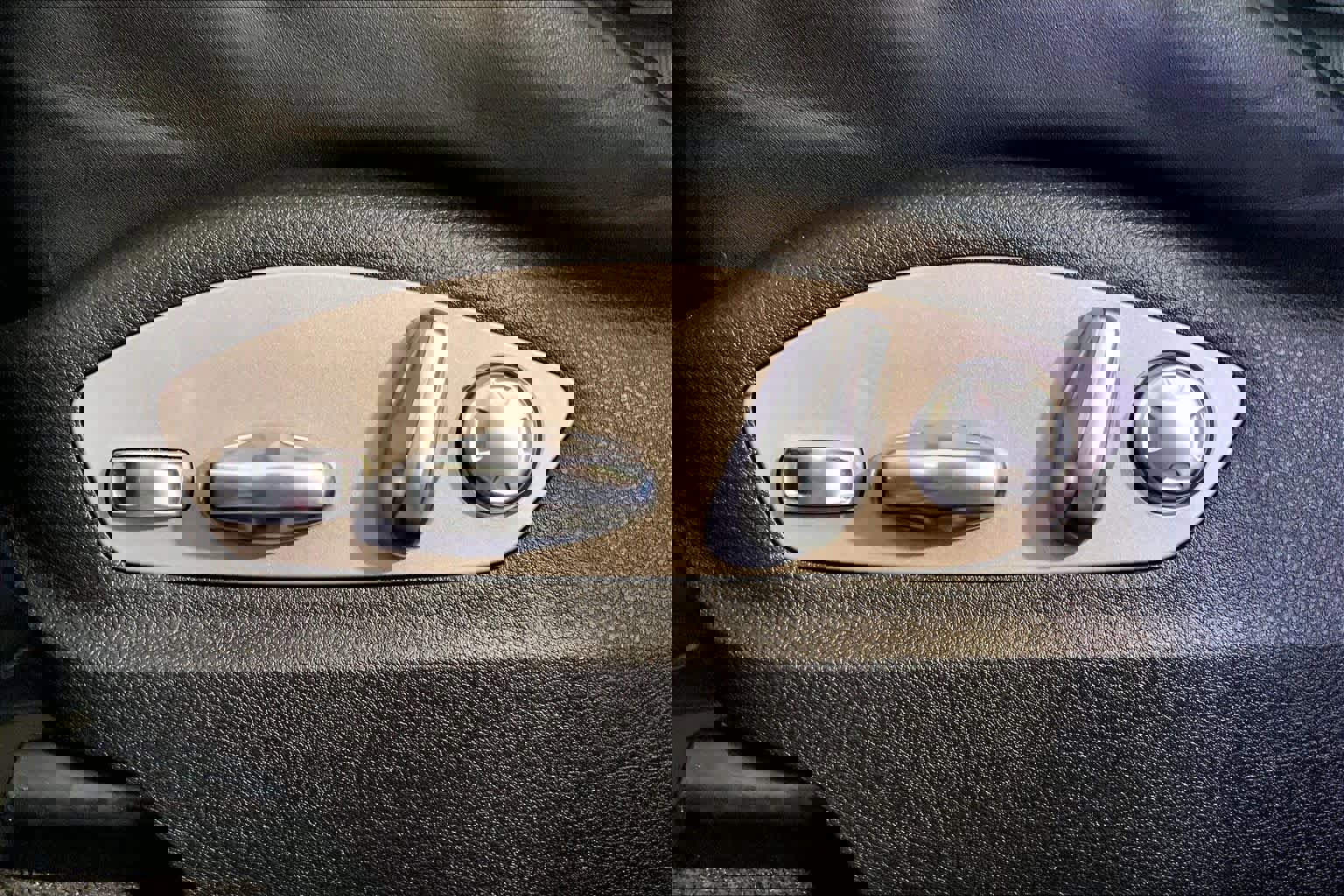 Certified 2025 Porsche Macan image 40