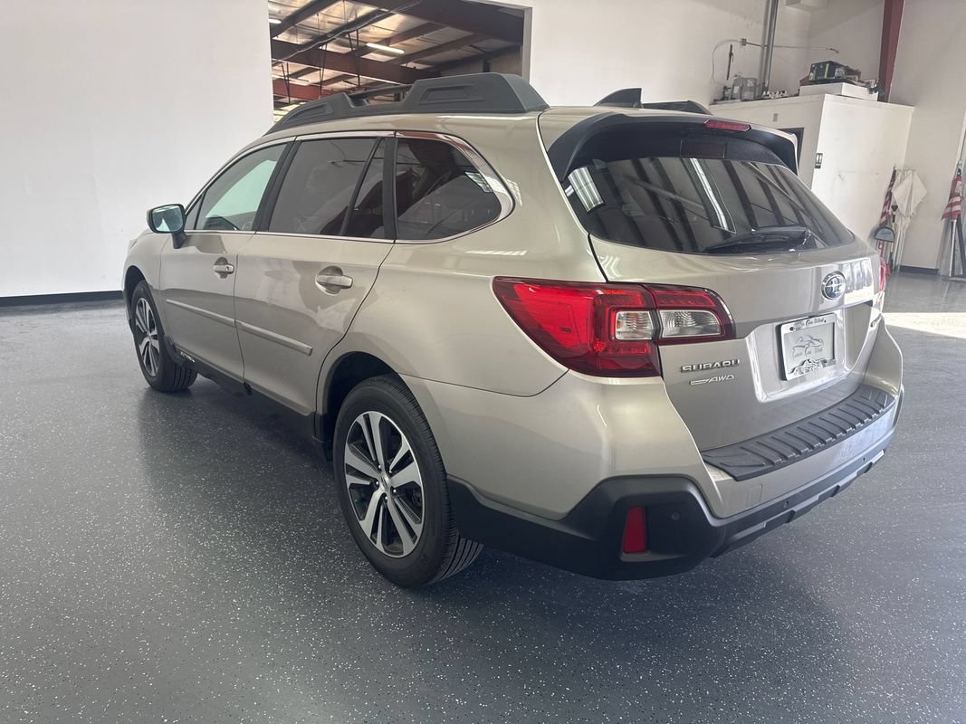 Used 2018 Subaru Outback 2.5i Limited AWD/4WD image 6