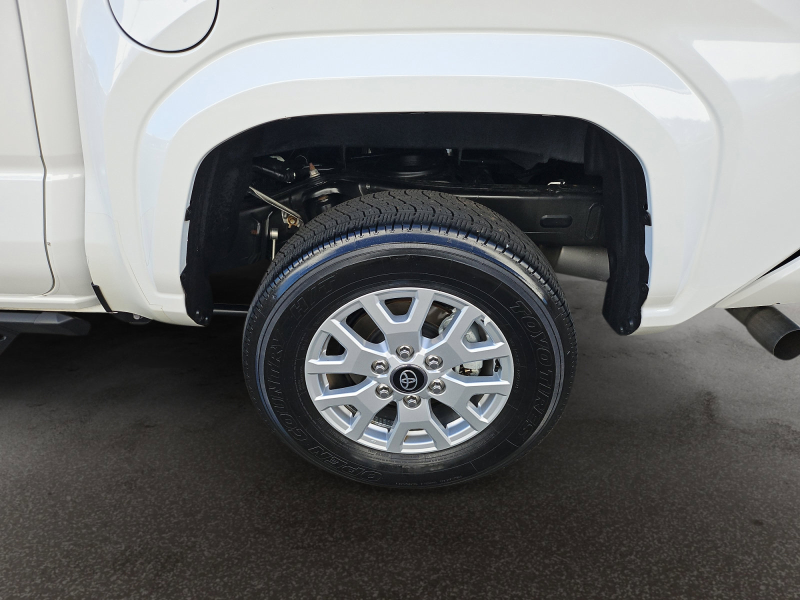 Used 2025 Toyota Tacoma SR5 w/ SR5 Upgrade Package RWD image 46