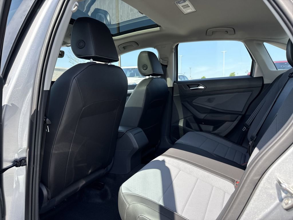New 2025 Volkswagen Jetta SE image 13