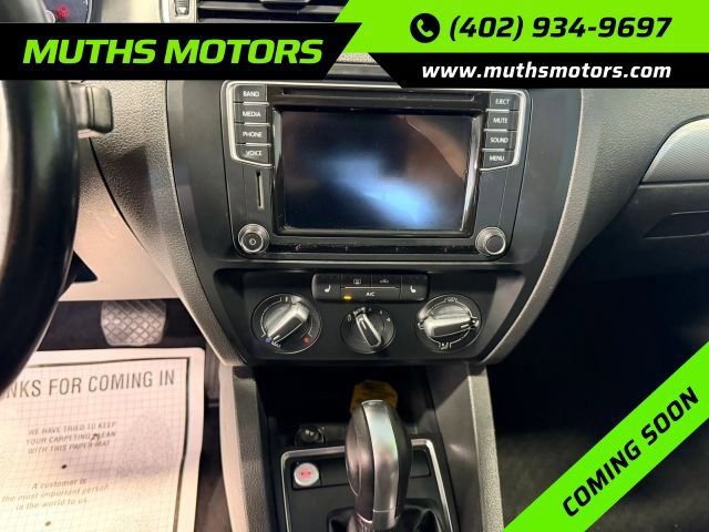 Used 2016 Volkswagen Jetta SE FWD image 9