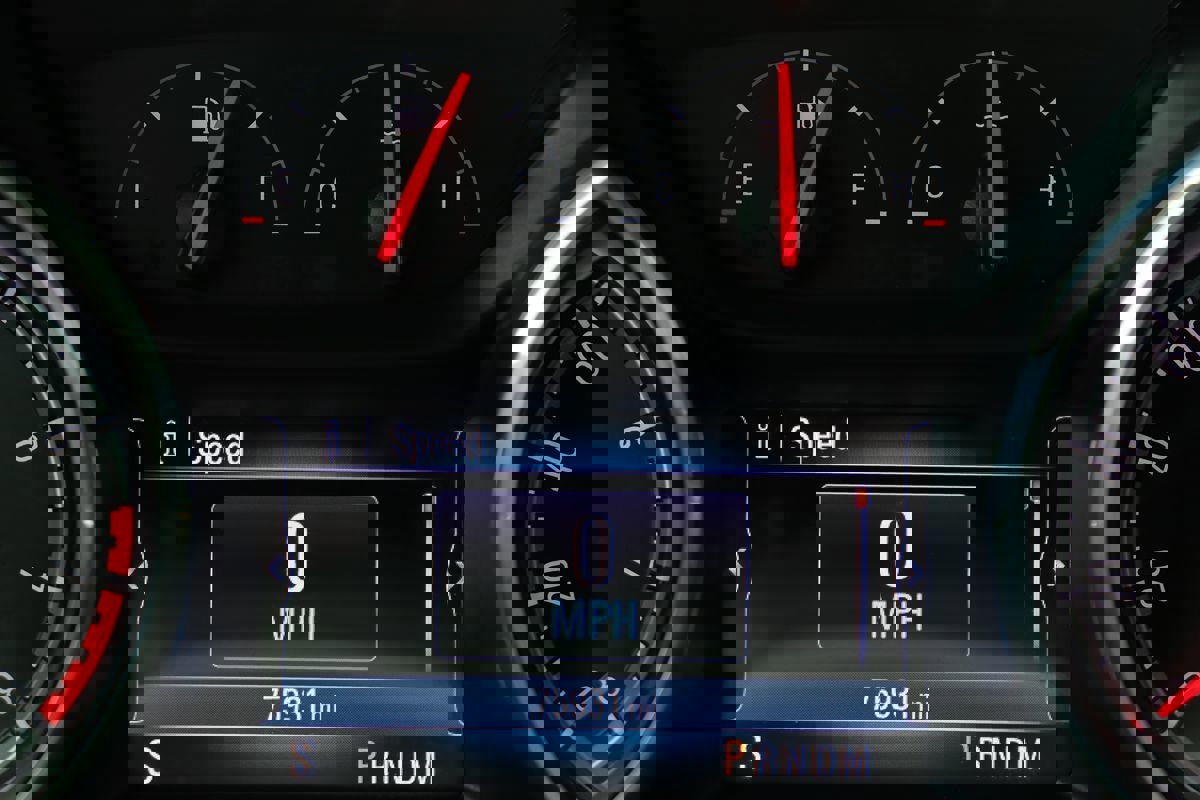 Used 2018 Buick Regal Essence w/ Driver Confidence Package #1 image 18