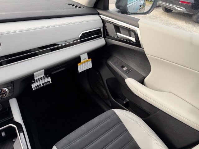 New 2026 Mitsubishi Outlander SE FWD image 15