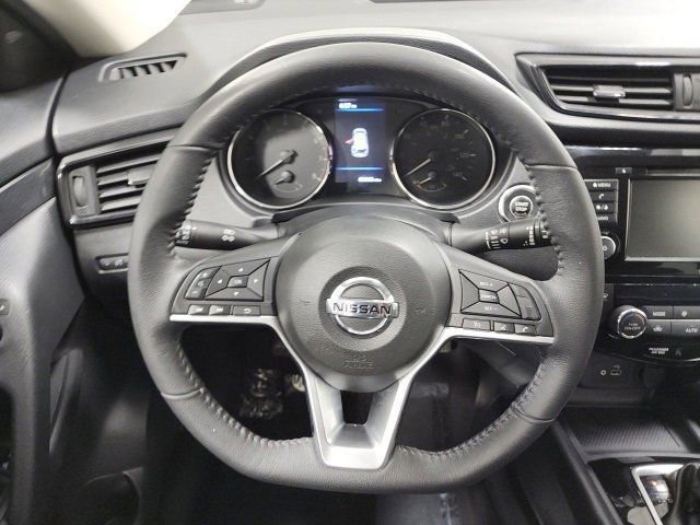 Used 2020 Nissan Rogue SV image 25