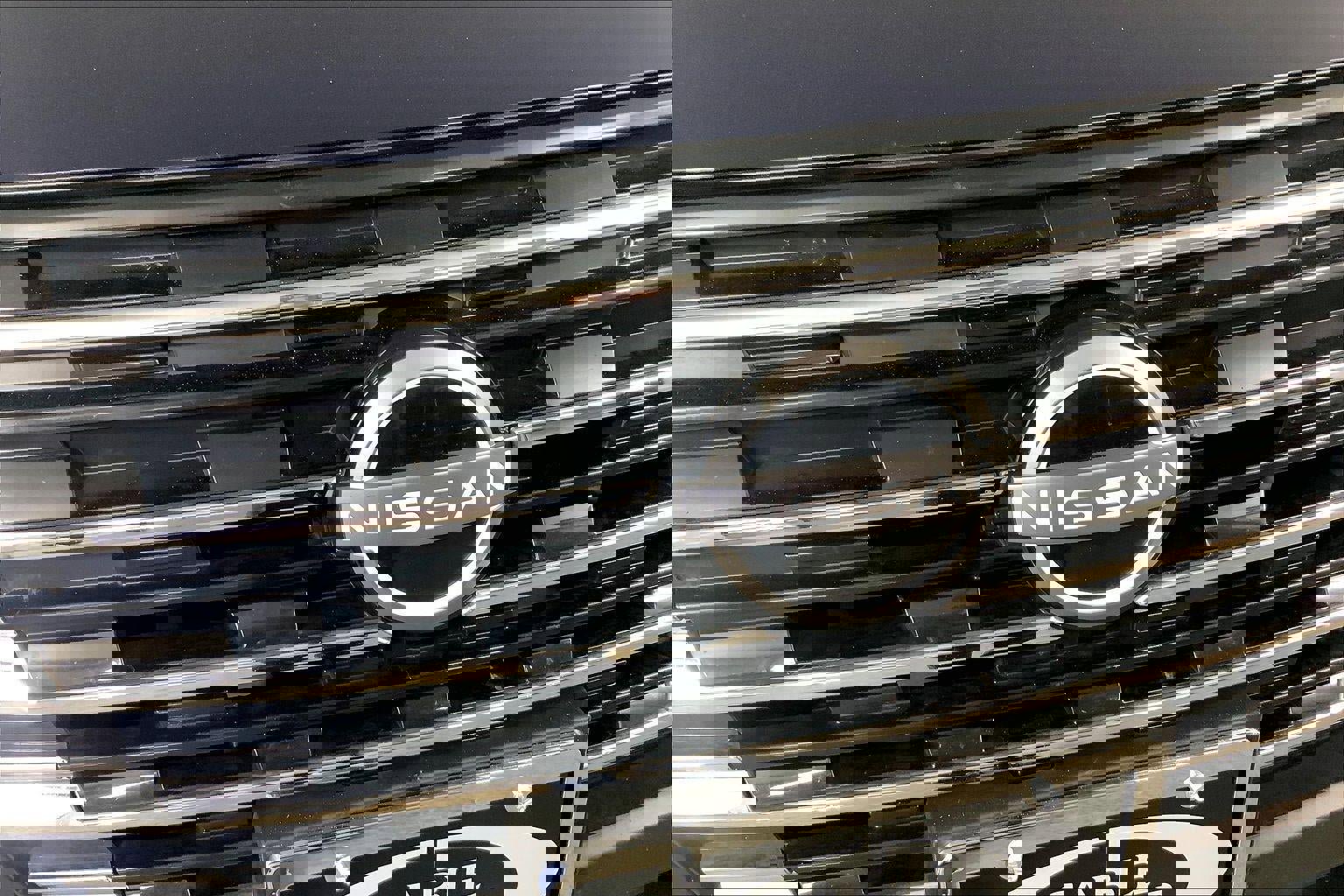 Used 2025 Nissan Rogue SV image 28