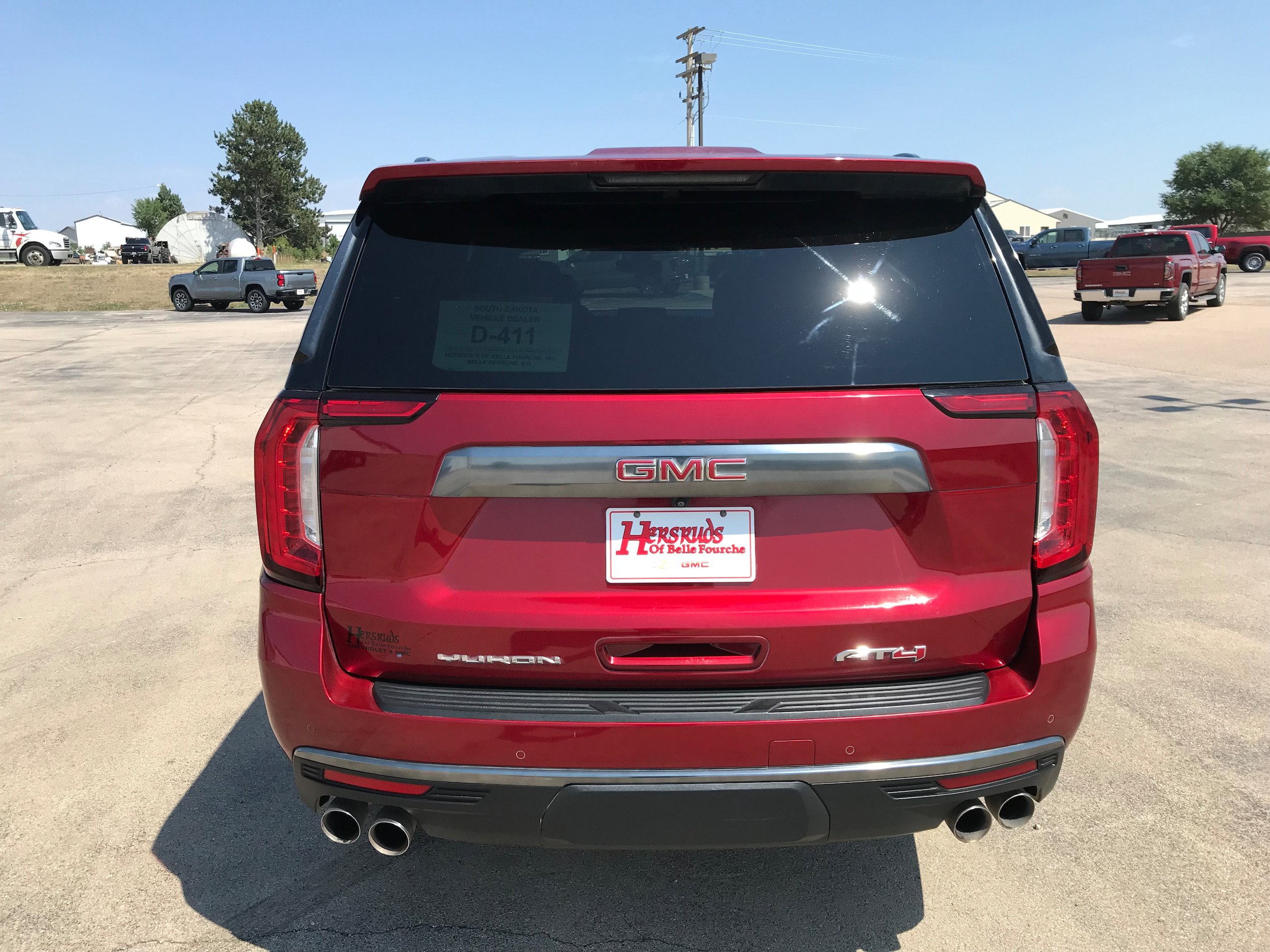 Used 2022 GMC Yukon XL AT4 AWD/4WD image 7