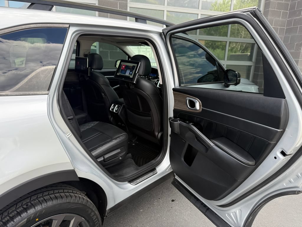 Used 2022 Kia Sorento SX Prestige AWD/4WD image 42