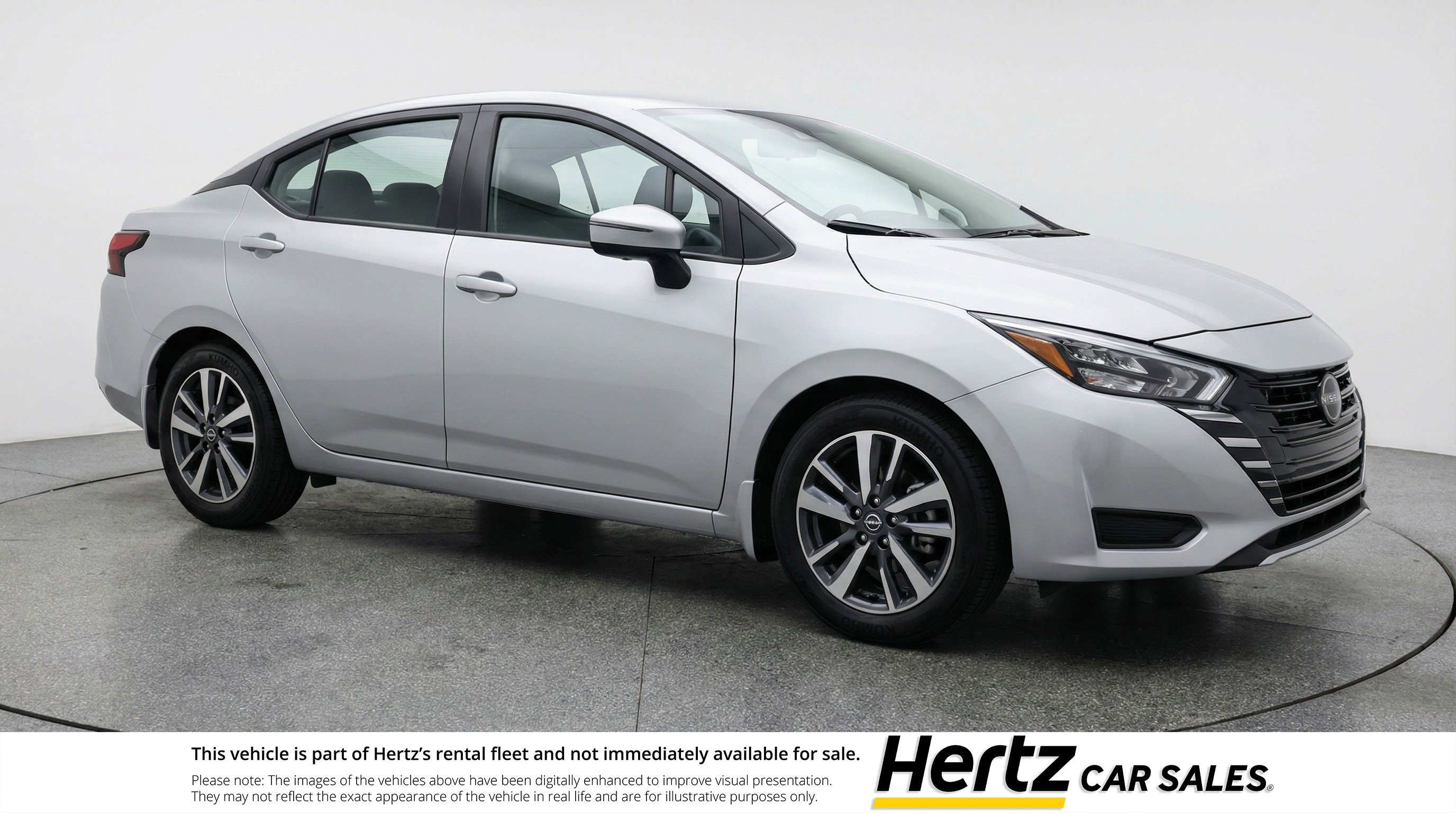 Used 2025 Nissan Versa SV image 1