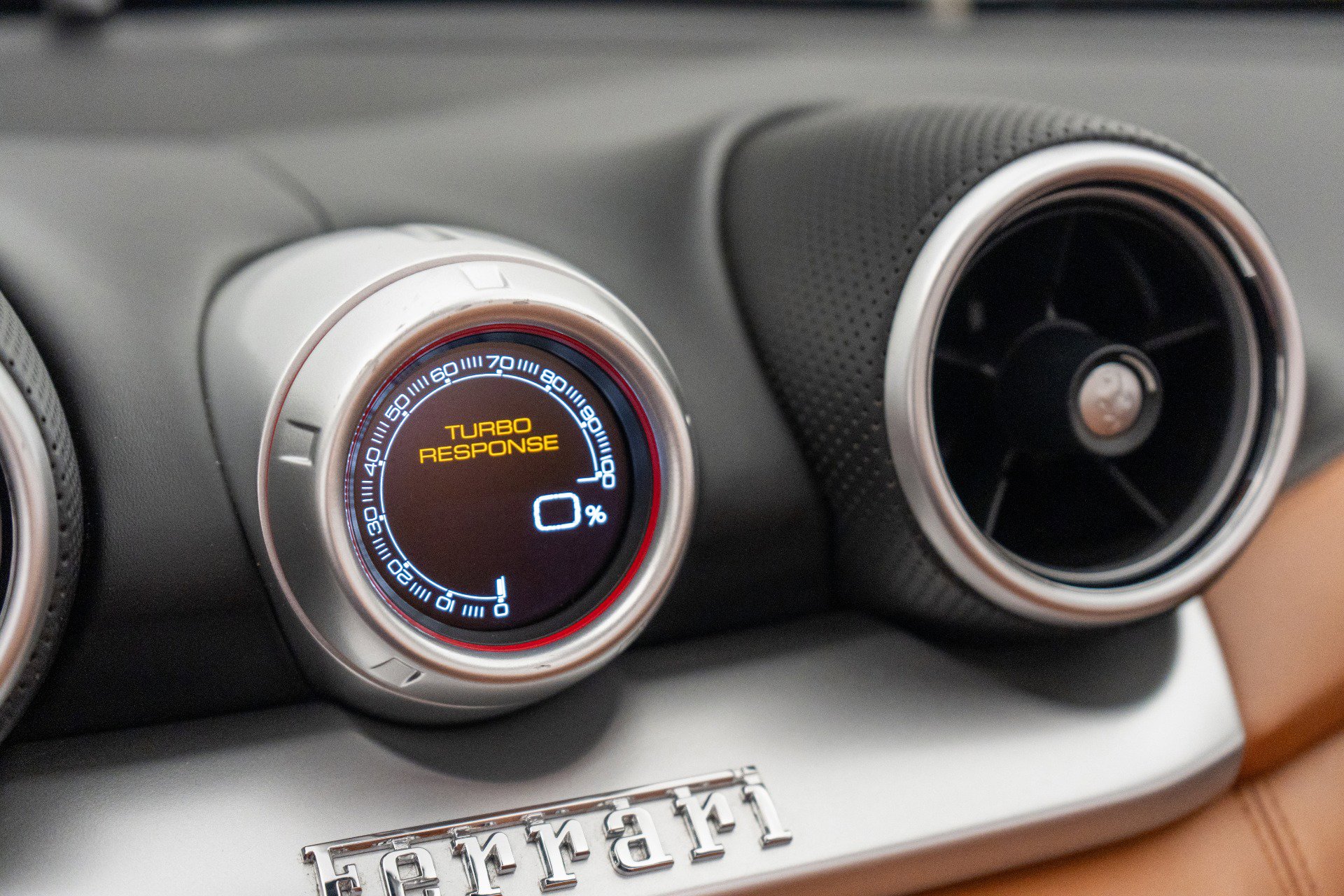 Used 2015 Ferrari California T RWD image 28