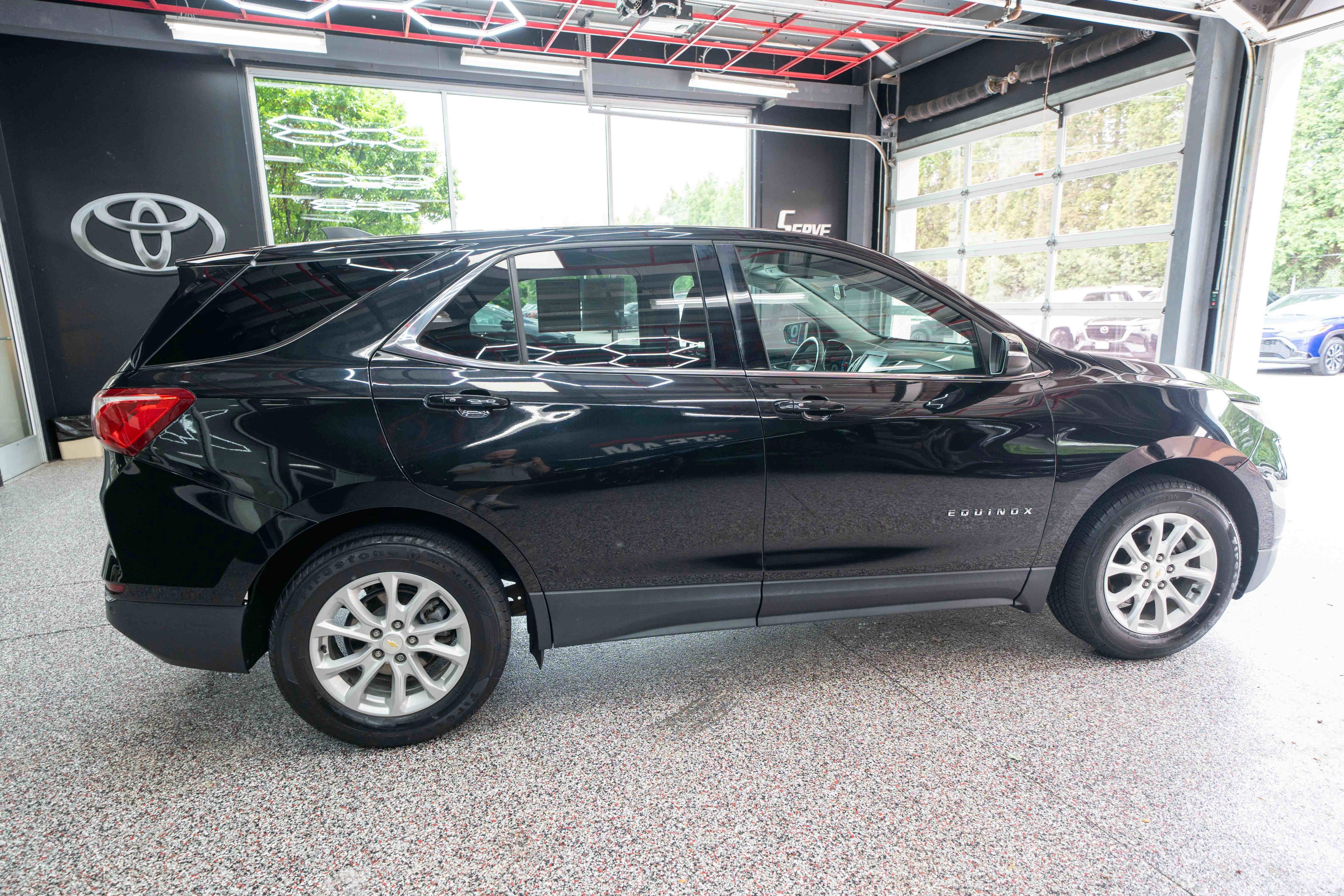 Used 2018 Chevrolet Equinox LT FWD image 4