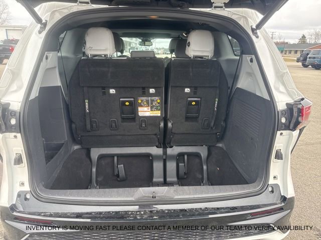 Used 2021 Toyota Sienna Limited image 17
