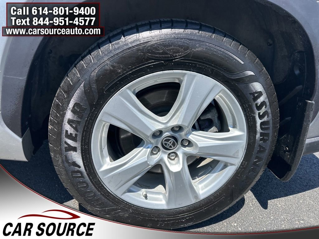Used 2020 Toyota Highlander LE AWD/4WD image 17