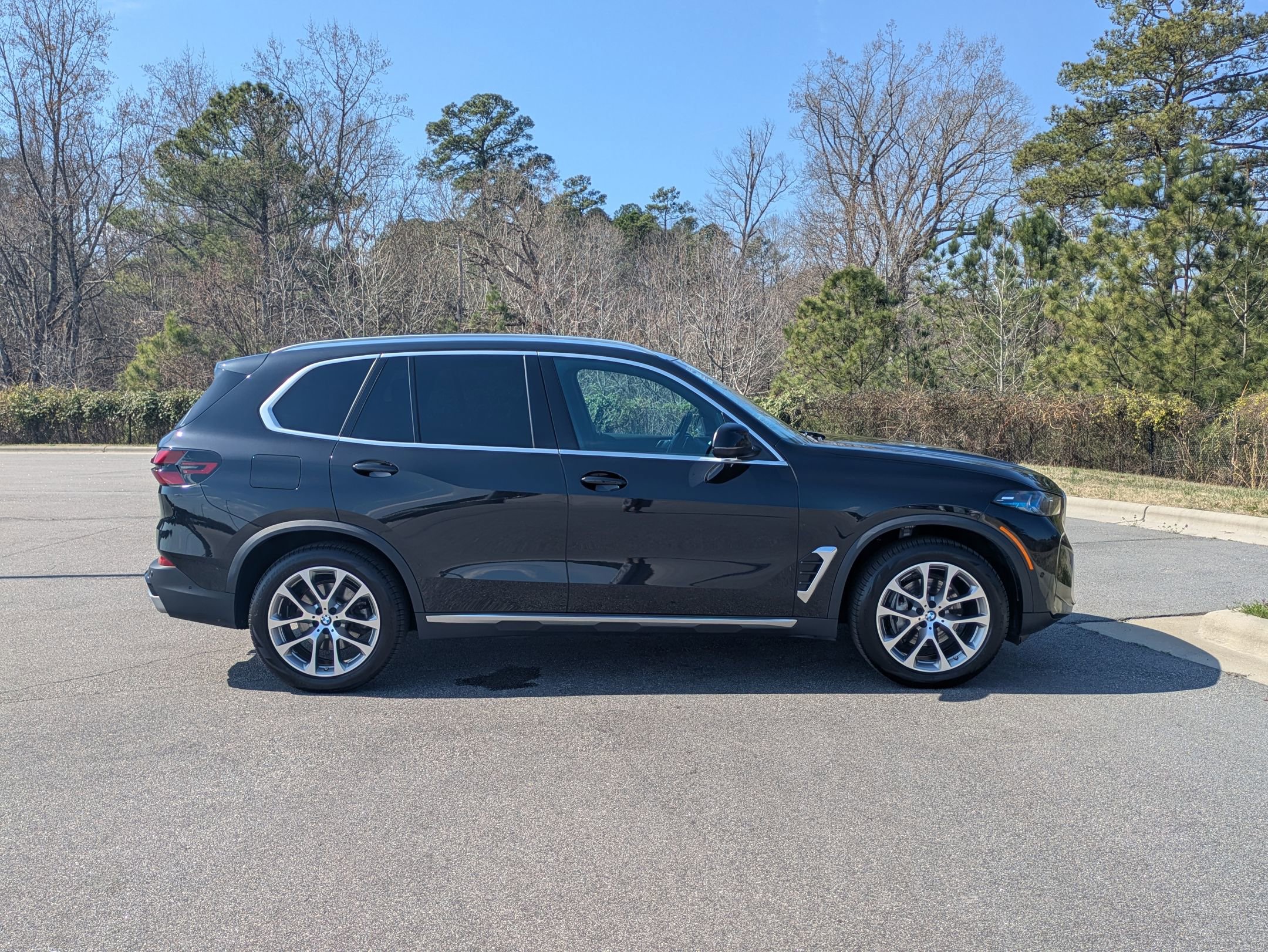 Used 2024 BMW X5 xDrive40i w/ Premium Package image 4