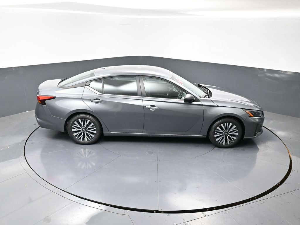 Used 2024 Nissan Altima 2.5 SV image 40