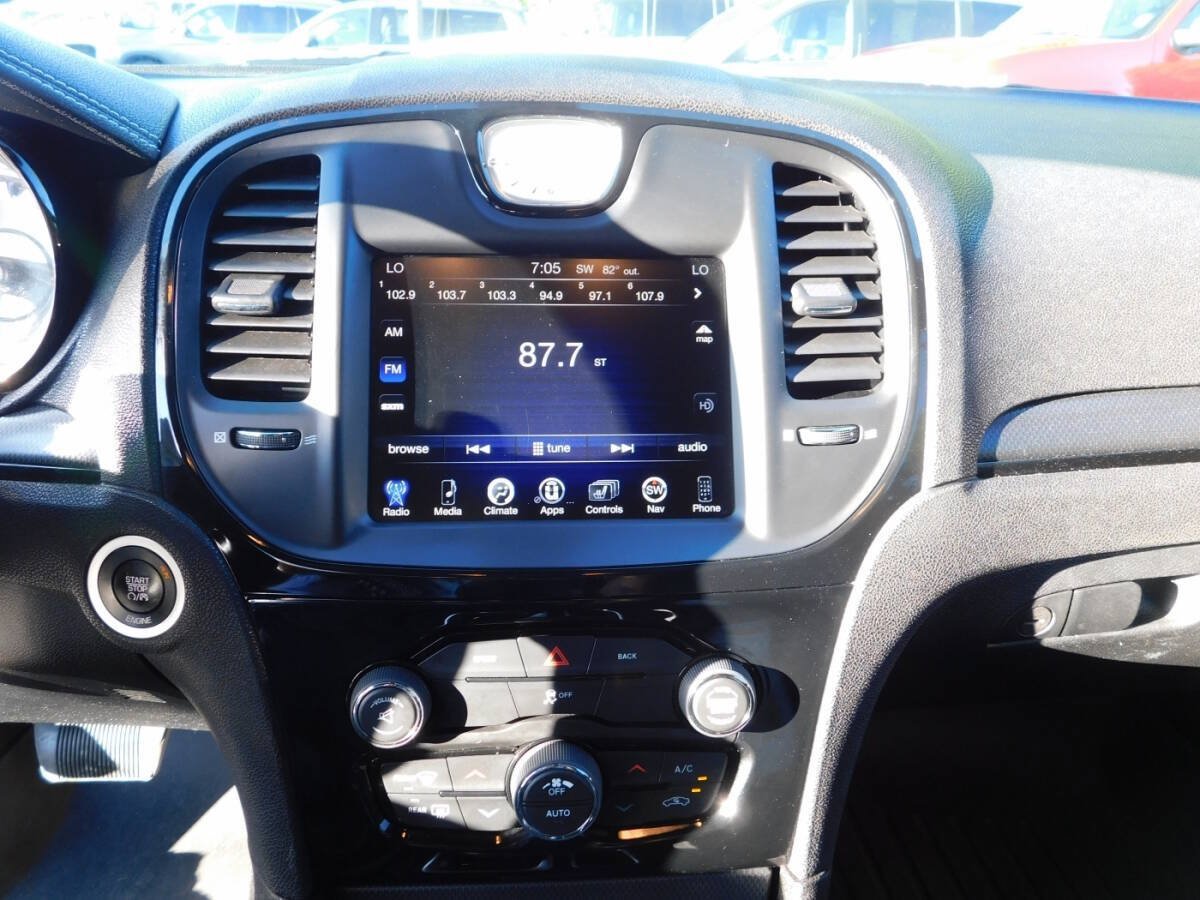 Used 2016 Chrysler 300 S RWD image 10
