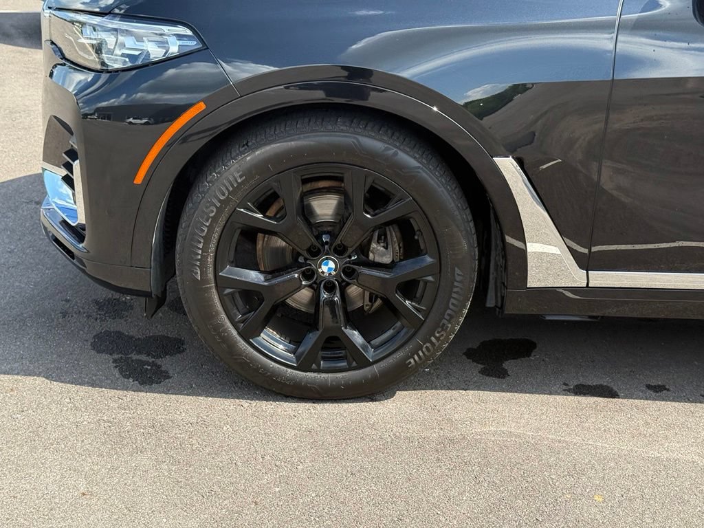 Used 2022 BMW X7 xDrive40i w/ Premium Package AWD/4WD image 11