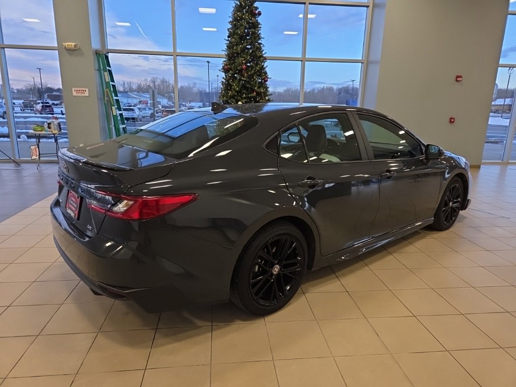 Used 2025 Toyota Camry SE image 7