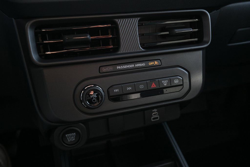 New 2025 Ford Maverick XLT w/ Black Appearance Package image 30