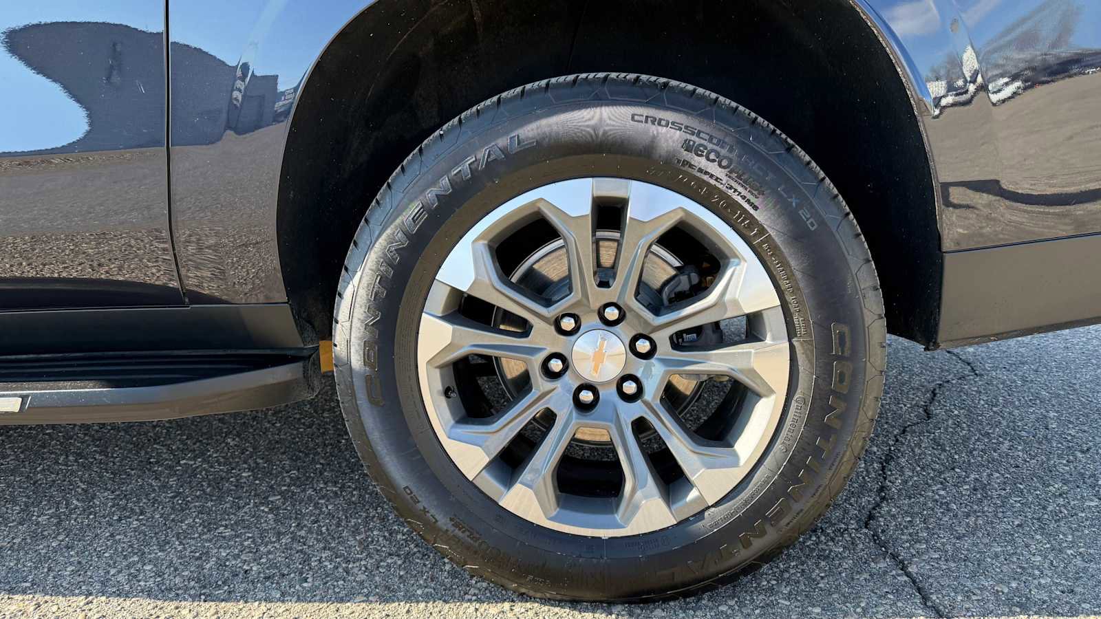 Used 2025 Chevrolet Suburban LT w/ Comfort Package image 30