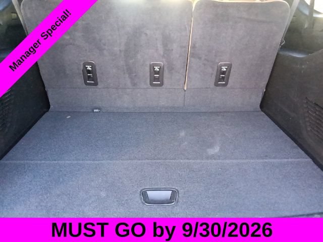 Used 2024 Chevrolet Suburban Premier RWD image 29