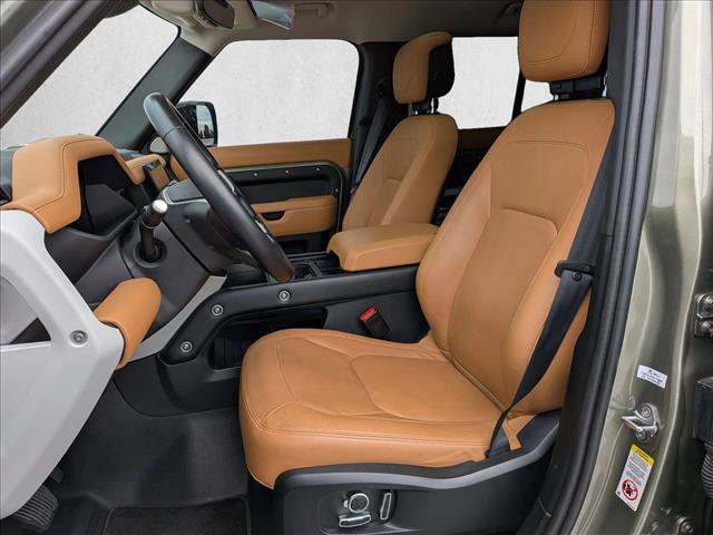 Used 2024 Land Rover Defender 130 S image 17