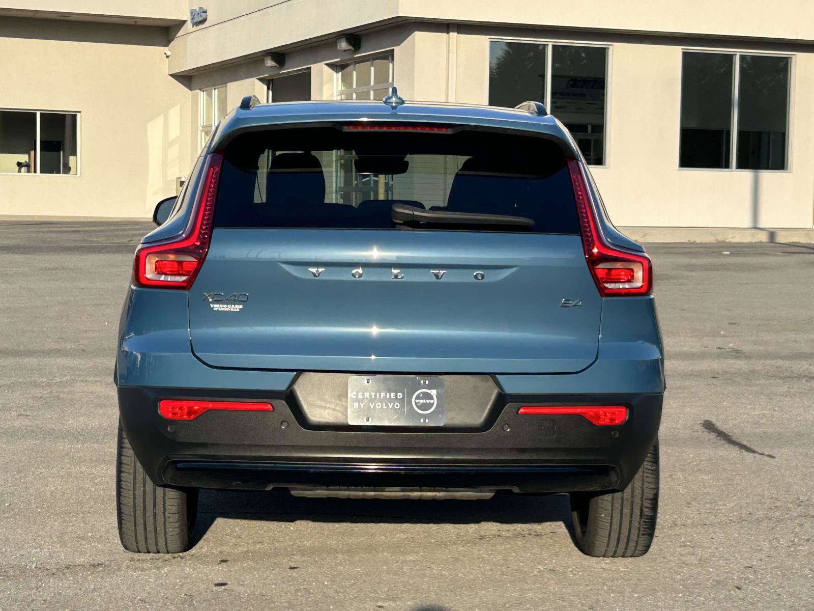 Certified 2023 Volvo XC40 B4 Ultimate FWD image 6
