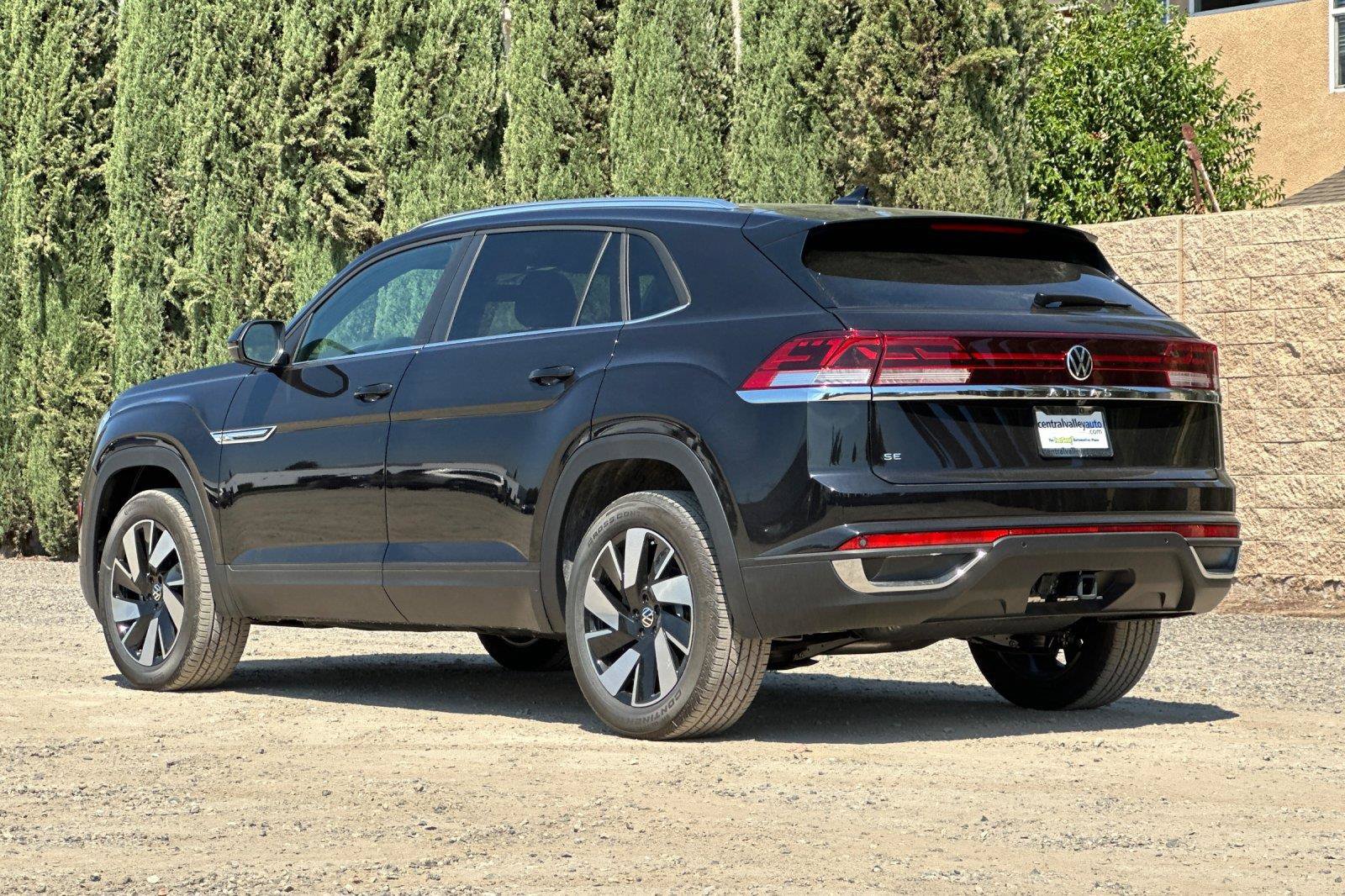 New 2026 Volkswagen Atlas Cross Sport SE FWD image 5