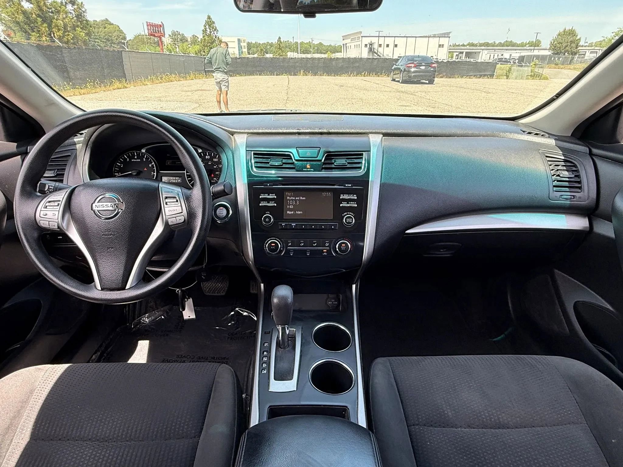 Used 2015 Nissan Altima 2.5 S w/ Special Edition Package FWD image 3