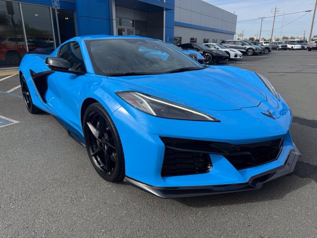 Used 2025 Chevrolet Corvette E-Ray AWD/4WD image 3