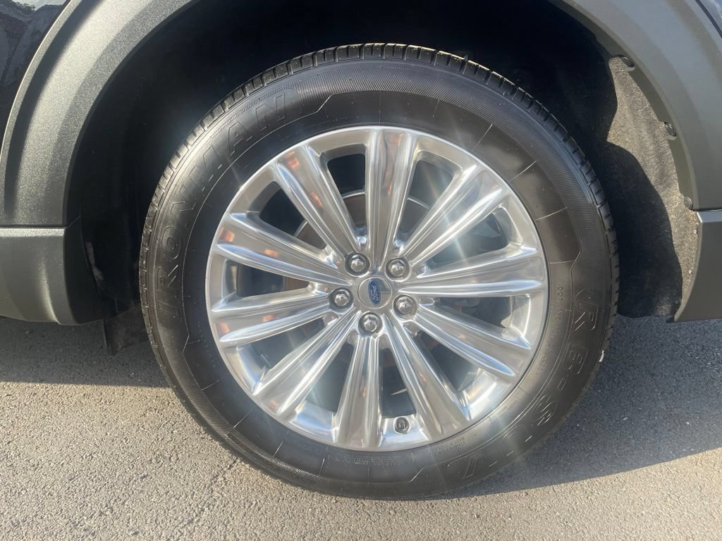 Used 2021 Ford Explorer Limited w/ Equipment Group 301A AWD/4WD image 10