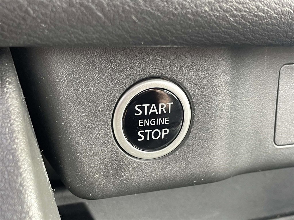 Used 2023 Nissan Rogue SV w/ SV Premium B Package image 29