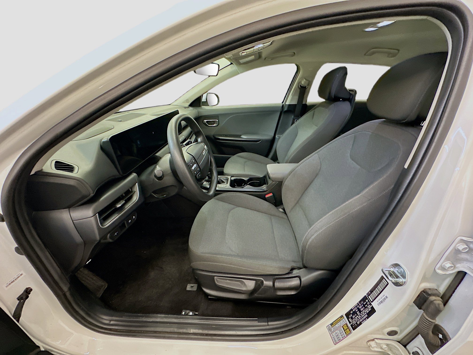 Used 2025 Kia K4 LXS image 13