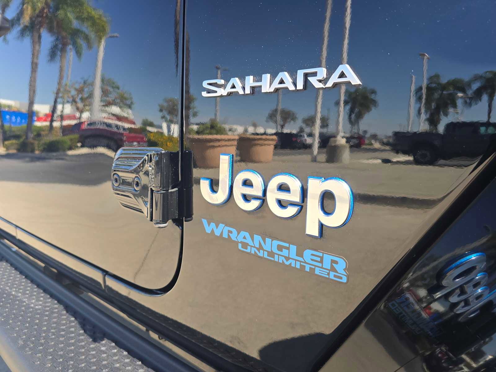Used 2022 Jeep Wrangler Unlimited Sahara AWD/4WD image 13