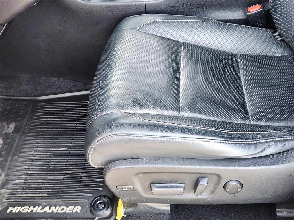 Used 2016 Toyota Highlander Limited Platinum image 8