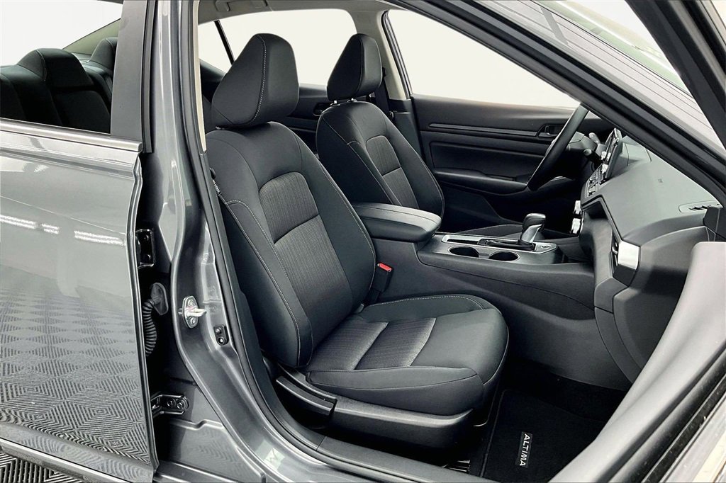 Used 2024 Nissan Altima 2.5 S image 7