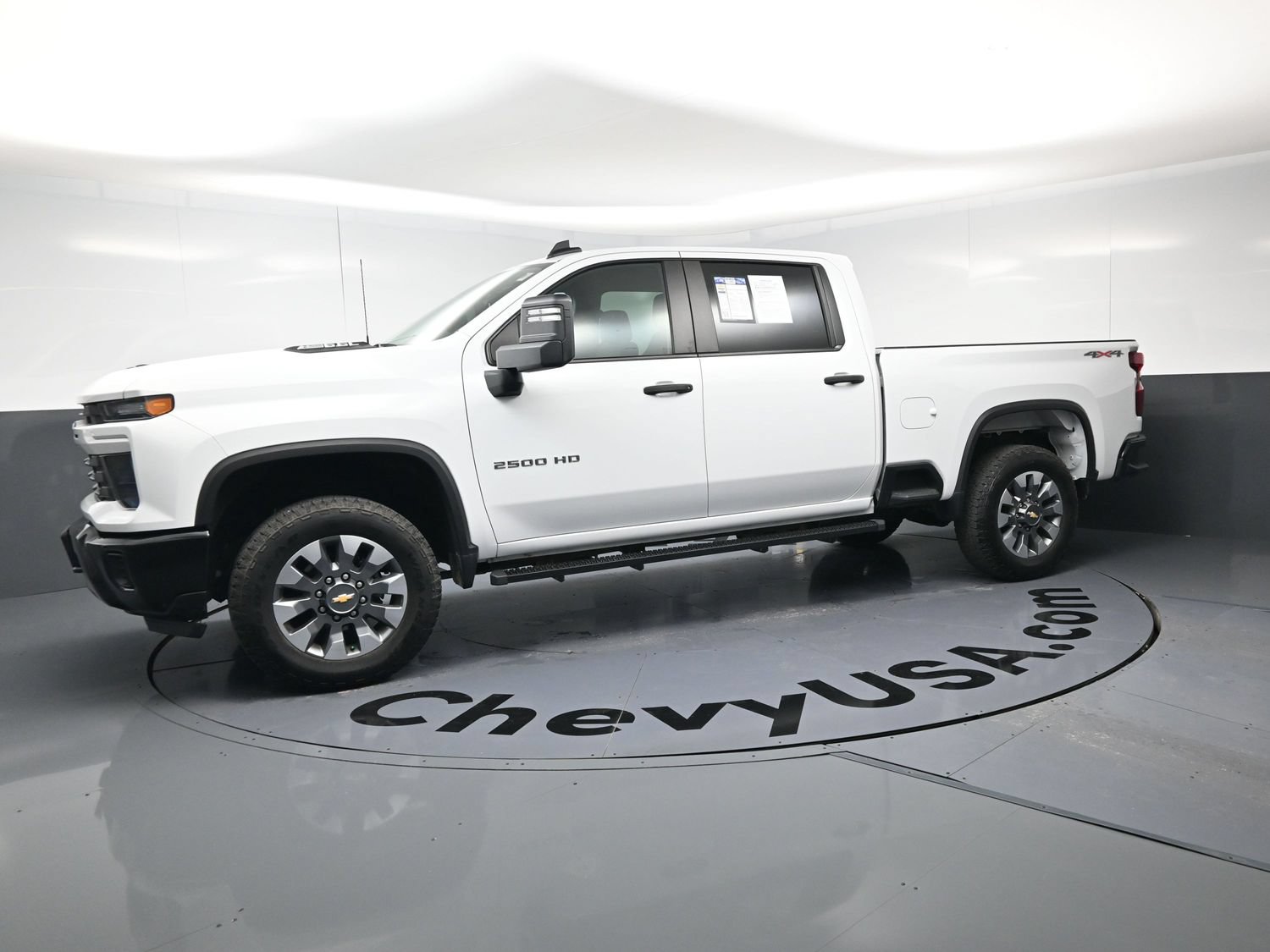Used 2024 Chevrolet Silverado 2500 Custom w/ Custom Convenience Package AWD/4WD image 6