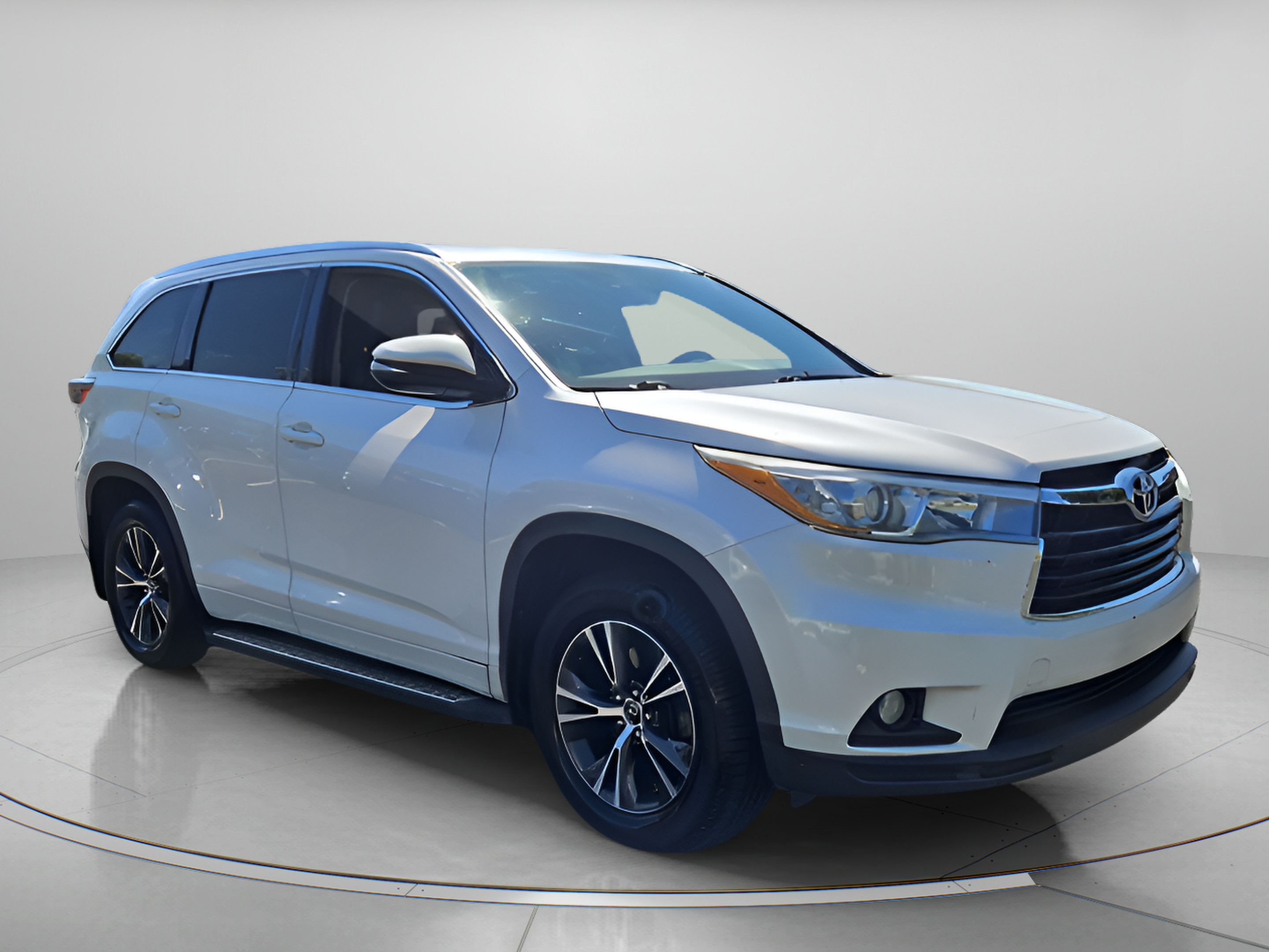 Used 2016 Toyota Highlander XLE AWD/4WD image 7