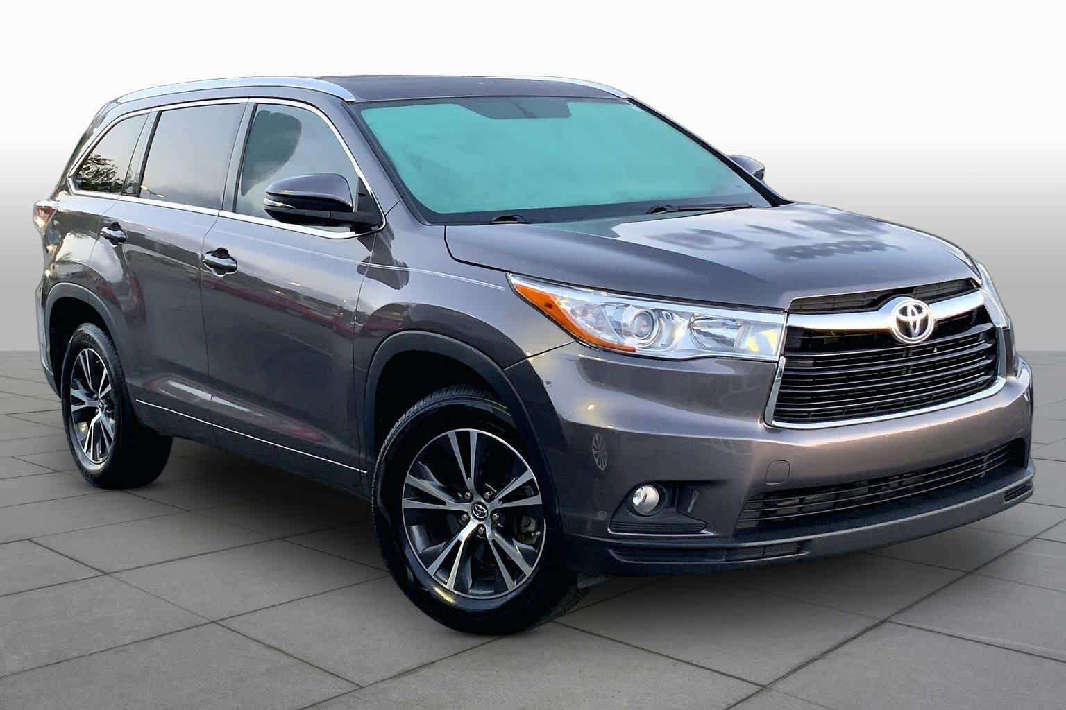Used 2016 Toyota Highlander XLE FWD image 3