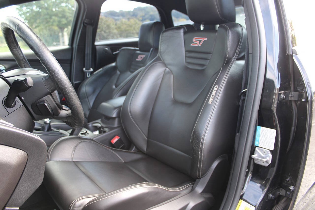 Used 2014 Ford Focus ST w/ Equipment Group 202A FWD image 17