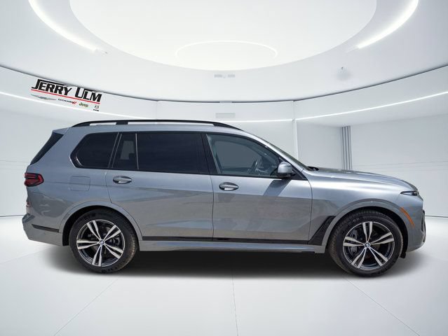 Used 2023 BMW X7 xDrive40i w/ Executive Package AWD/4WD image 2