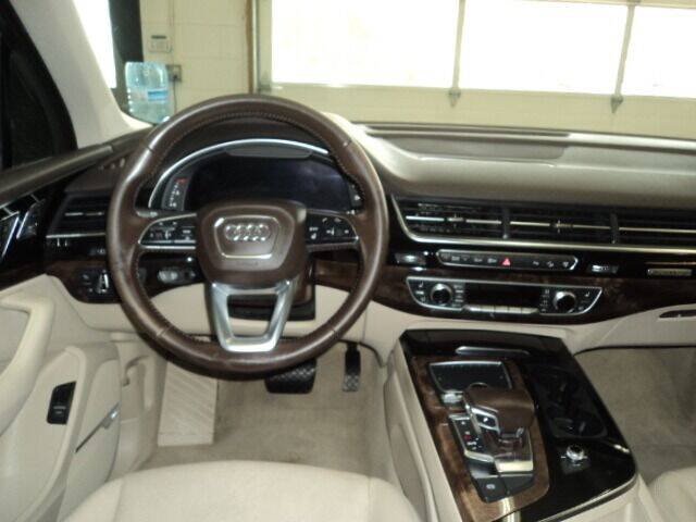 Used 2017 Audi Q7 3.0T Prestige AWD/4WD image 8