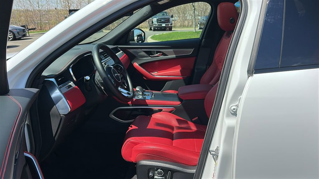 Used 2025 Jaguar F-PACE R-Dynamic S AWD/4WD image 9