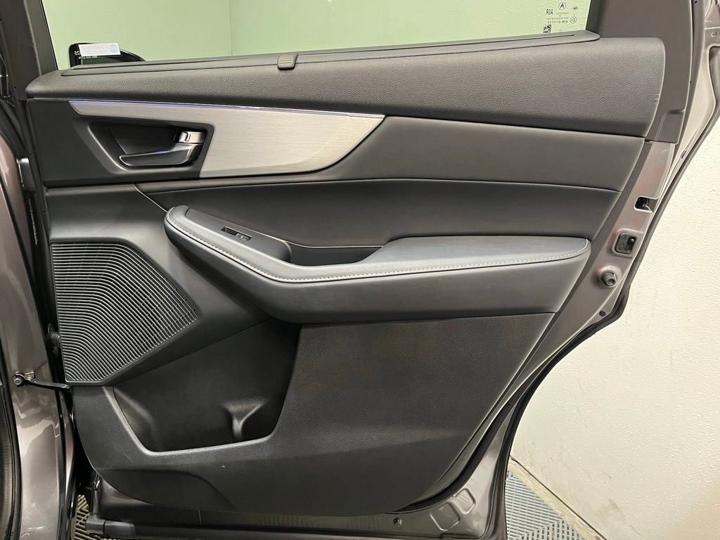 Used 2024 Acura MDX SH-AWD w/ Technology Package image 18