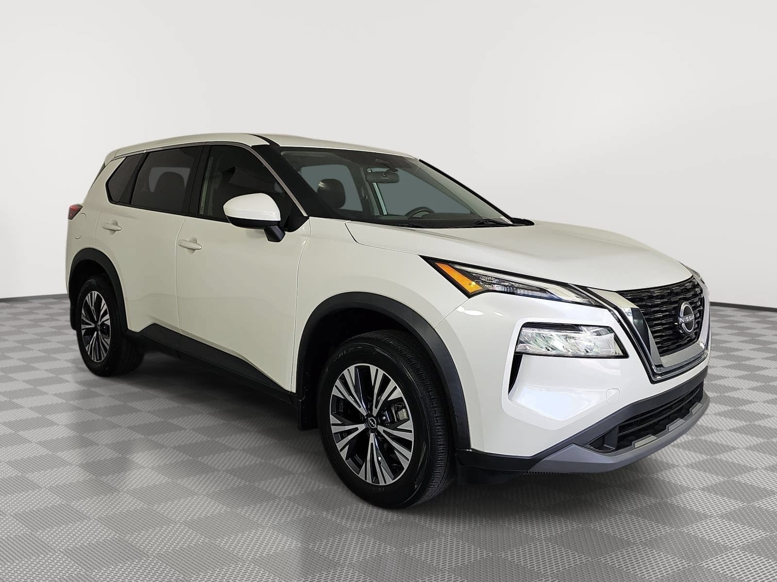 Used 2023 Nissan Rogue SV FWD image 2