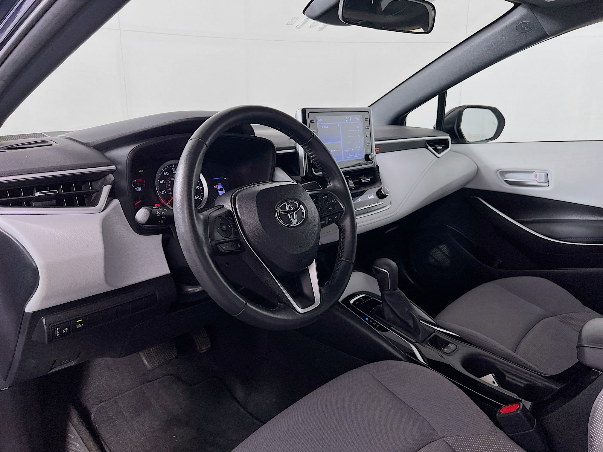 Certified 2021 Toyota Corolla SE w/ SE Premium Package FWD image 9