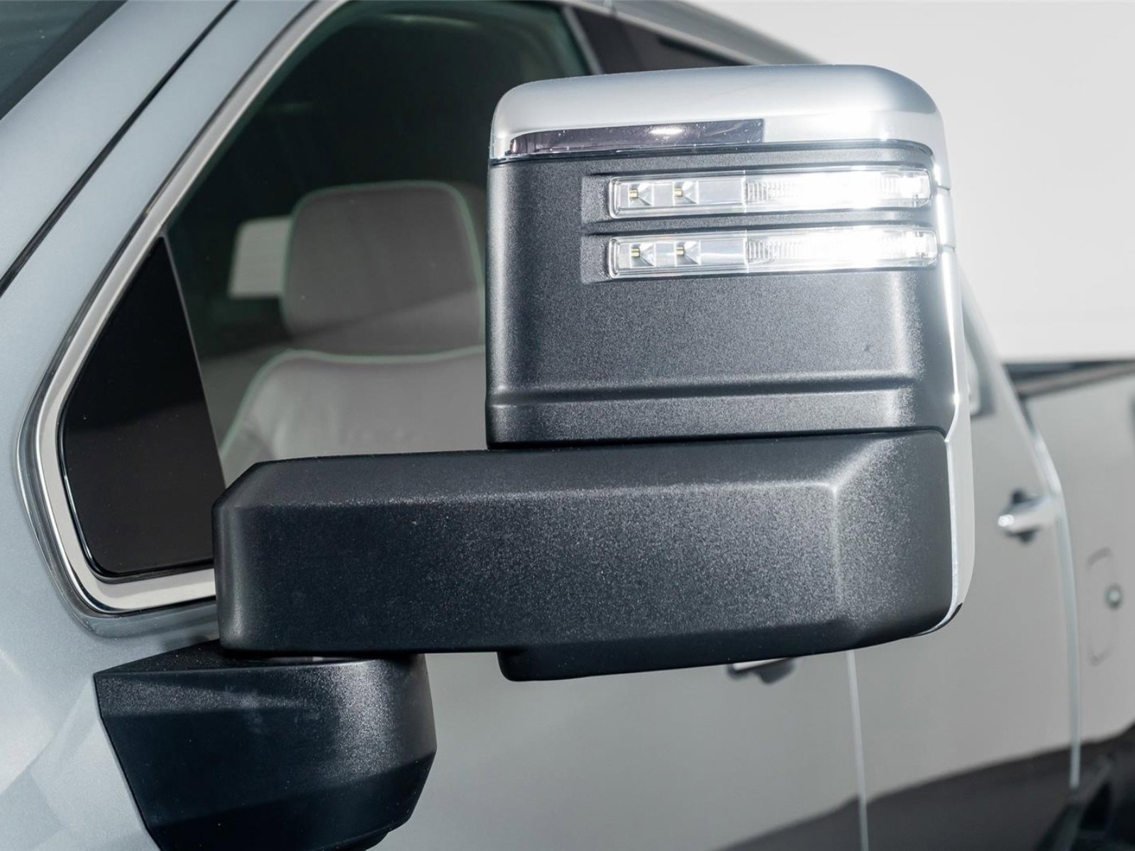 Used 2025 GMC Sierra 3500 Denali w/ Denali Reserve Package image 25